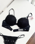 Elegance in lace, power in black 🖤
Made to make you feel irresistible.